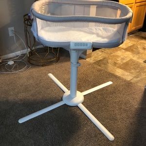HALO® Bassinest® Premiere Series Swivel Sleeper
